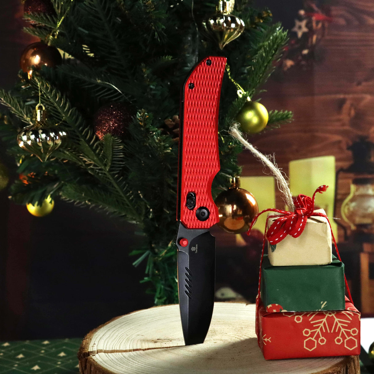Christmas | Tenable Eaglestrike - Cross Bar Lock - 3.73'' Black Stonewashed Nitro V Blade - Red Anodized Aluminum with Diamond Texture Handle - James Lowe Design-B1095V7
